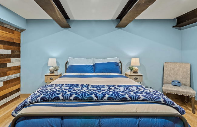 The Bigwood Cabin by Avantstay Hot Tub Firepit Pool Table Private Yard - Photo 54