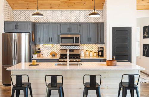 Dreamy Artist Chalet in Secluded Historic Village - Photo 9