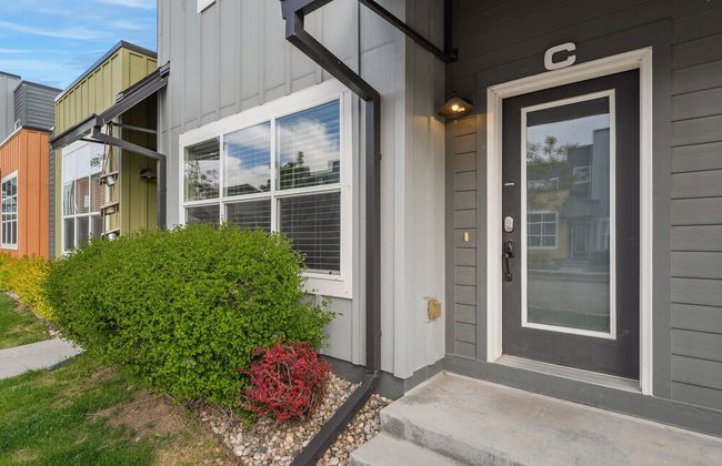 Spectacular Townhome Near Breweries and River District! - Foto 35