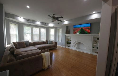 Beautiful Big 3 bedroom Quiet Apt near downtown - Foto 1