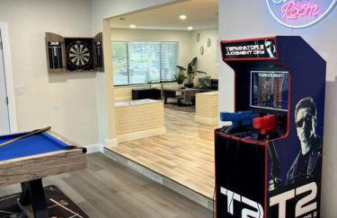 Modern Tropical Oasis with Arcade, HotTub & MiniGolf - Foto 22