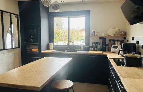 Maison de standing, jardin & BBQ - Circuit 24H à 5 min - Photo 7