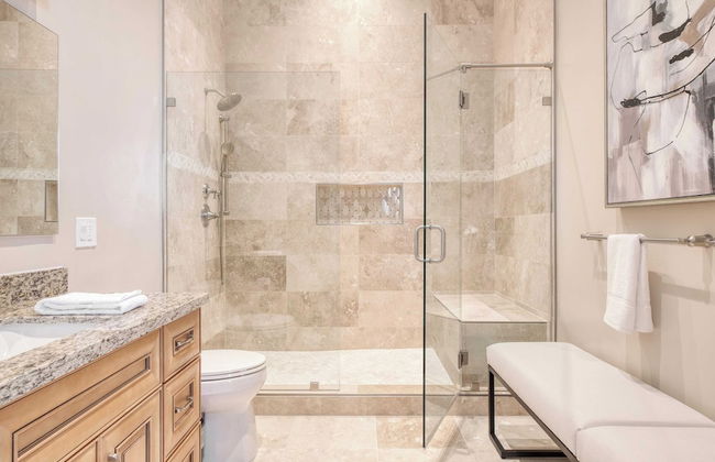 Modern Temecula Mansion w Pool, Hot Tub, Guest House & Valley Views Camila by Avantstay - Photo 36