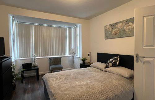 3 Bedroom modern house 15 min to tube, shops near by - Foto 12