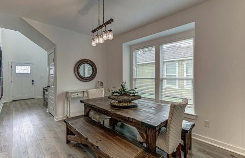 6BD Retreat for 14 with Fire Pit Patio & Lake Access - Foto 14