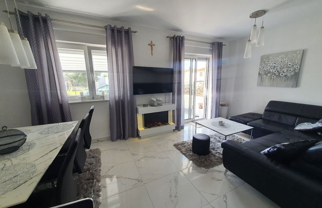 Kastel Novi Elegant and Stylish Apartment With Terrace and Patio - Foto 6