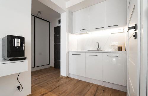 SOLEK, Apartamenty hotelowe i pokoje gościnne ze śniadaniem, przyjazne zwierzętom, wyjątkowe, z widokiem na Jezioro Jamno i w bardzo bliskiej odległości od morza - Foto 63