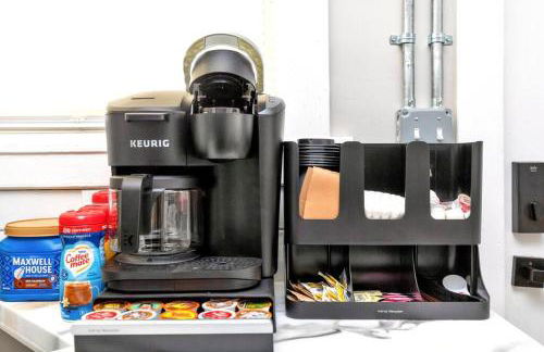 Stay, Play and Pass Go at the Monopoly Penthouse! - Foto 8