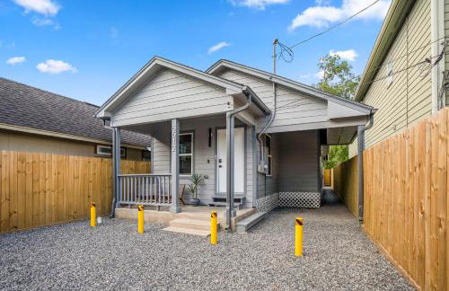 HTX Ultra Chiic Suite #1 - Photo 18