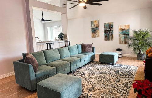 Maple House Romantic Getaway WHot Tub Near IAH - Foto 27