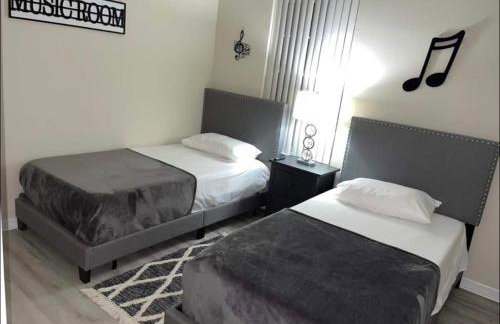 Chic villa 4 Bedroom 3 Bath with pool & game room - Foto 18