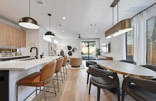 East Austin 5BR w Private Pool Rooftop & Views - Foto 14