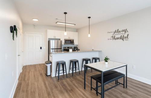 Across from UAB Spacious 2BR Retreat 2nd - Photo 26