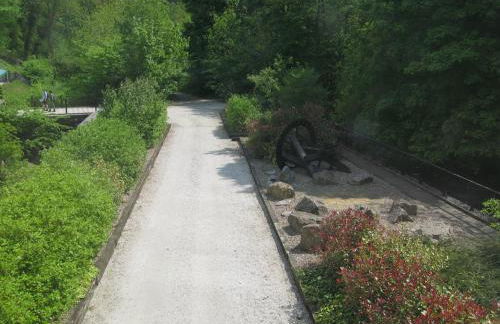 Litton Mill Apartment - Photo 2