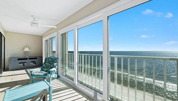 Edgewater 82- Floor to Ceiling Glass Doors - Foto 2, Habitación