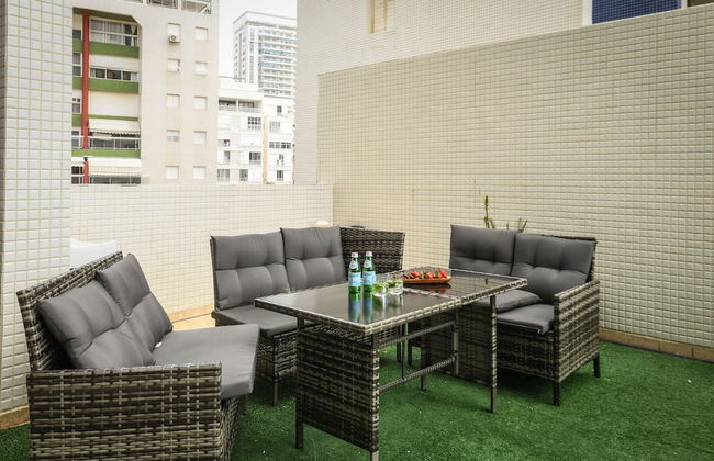 Seaside Escape with Private Patio by Sea N Rent - Foto 33