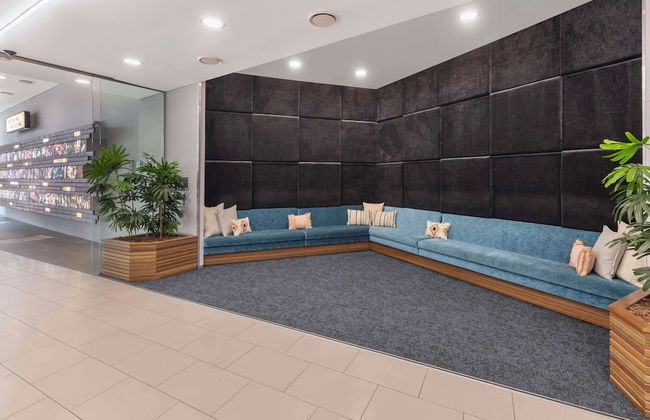 Oaks Brisbane Festival Suites - Photo 3