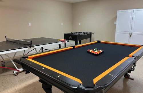 Highly Upgraded, 5 Bed, 4.5 ba, New Pool W/jacuzzi, 1/2 Mile Walk to Disney - Photo 31