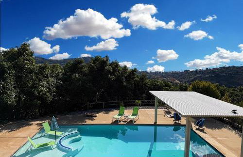 Hilltop Villa, Pool Oasis, Pickleball Court, Avocado Grove, Views - Foto 7