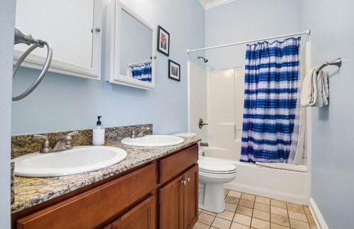 Dumaine Cozy Home - 3 bed close to QTR - Photo 12
