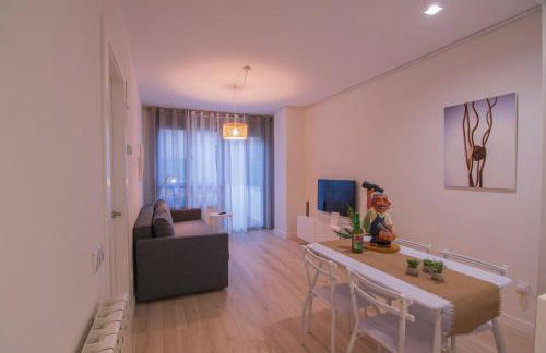 LA TERRAZA DE LA VEGA - Ubicación inmejorable , wifi , terraza y parking gratuito - Foto 5