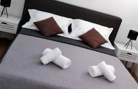 Split apartment - 5 min by car to the beach & city center - free public parking - Foto 3