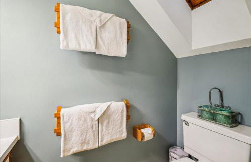 Highridge B14 Enjoy the view ski back trail shuttle service sports center - Photo 29