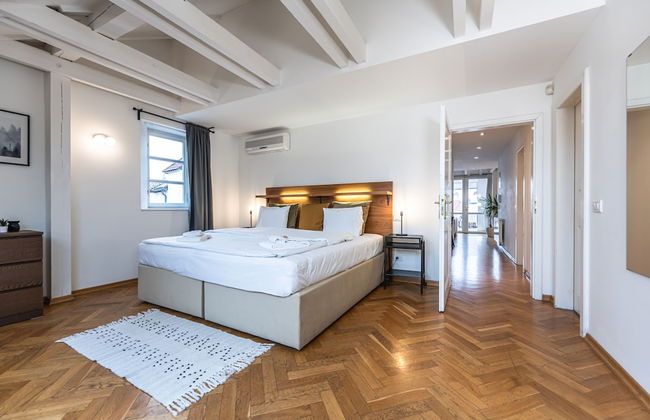 Charles Apartments in Old Town Prague - Photo 9