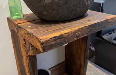 Luxury Spa Cabin with Outdoor Bath, Sauna & Fireplace - Foto 22