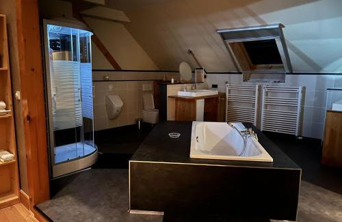 Traumscheune mit Pool, Kamin und privatem Spa - Photo 33