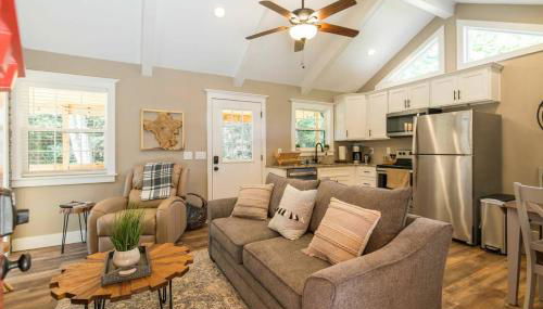 Soul Sister- Creek View, WiFi, Firepit, WiFi, Hiking, 4 mins to Natural Bridge - Foto 2