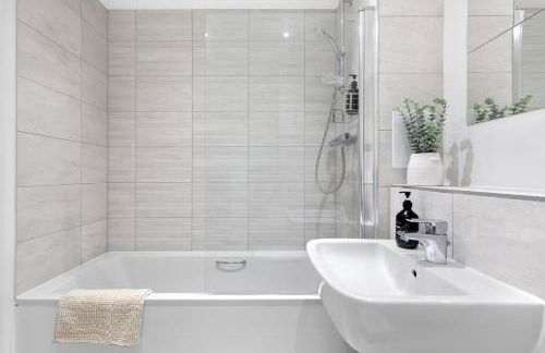 Modern London apartment I Balcony with views - Foto 8