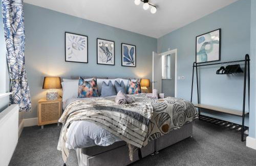 4-Bedroom Stunning Luxe, Spacious & Stylish Design House Bolton, Sleeps 11, with Parking Central Bolton, Links to Manchester, Pet-Friendly, Best For Groups! WORK CONTRACTORS SPECIAL OFFER! - by Blue Puffin Stays - Foto 55
