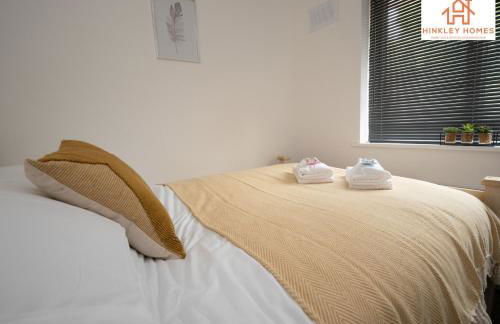 Large Home - Free Parking-WiFi By Hinkley Homes Short Lets & Serviced Accommodation - Foto 27
