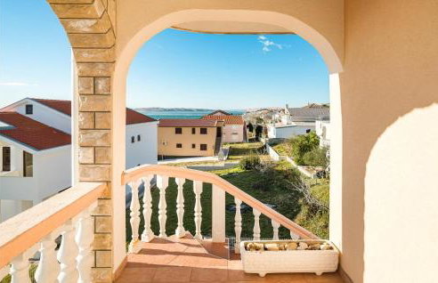 Nice Apartment In Rtina With Wifi - Photo 7