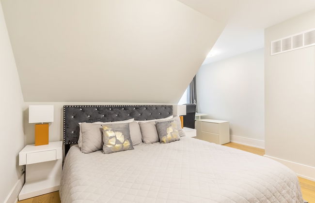 GLOBALSTAY. Fancy Downtown Apartments - Photo 2