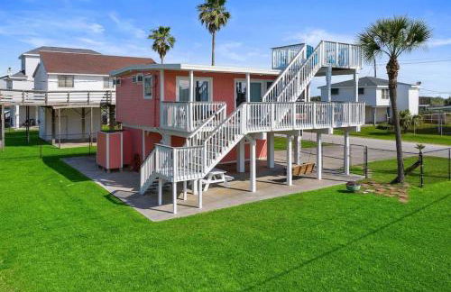 Coastal bungalow with huge yard, comfy deck and close to beach - Foto 3