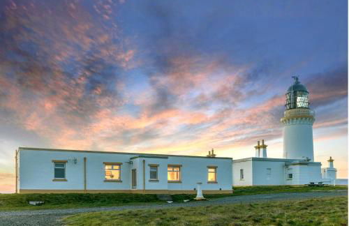 Self-catering Lighthouse Keeper's Cottage on the NC500 - Photo 1