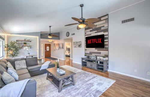 Fresh & Fun! Vegas 4BR w Heated Pool, Dog Friendly - Photo 2