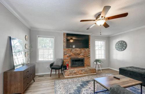 Fenced-In 4 BR 2mi North Hills, Garage, Storage - Foto 8