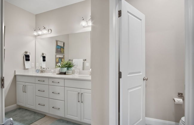 All Inn the Family - Photo 18