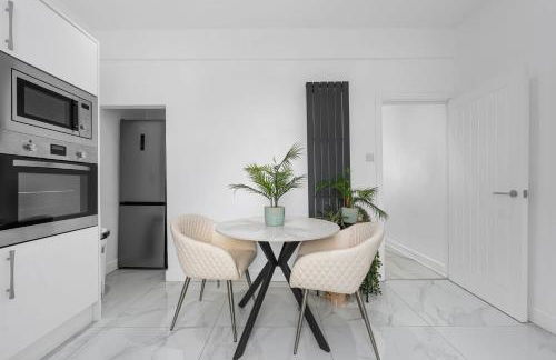 SLUXE Properties 4mins to Etihad Stadium and Coop live - Foto 2