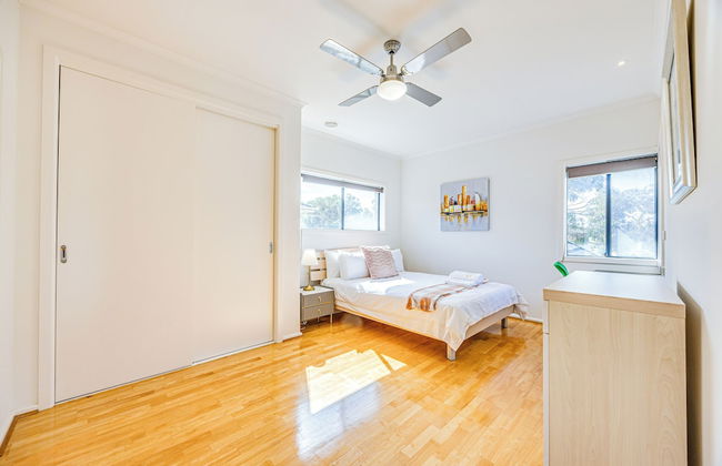 StayAU 6BR Deluxe Lakeview Point Cook - Foto 8