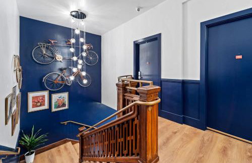 The Neon Elm Hotel - Foto 36