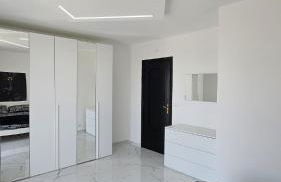 Modern Hillside Retreat with Panoramic Views - Foto 16