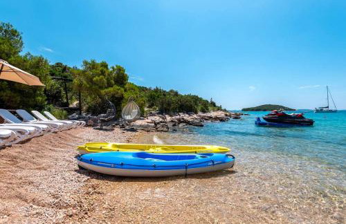 Cozy and Chic Little House with pool Ivinj - 4 - Foto 9