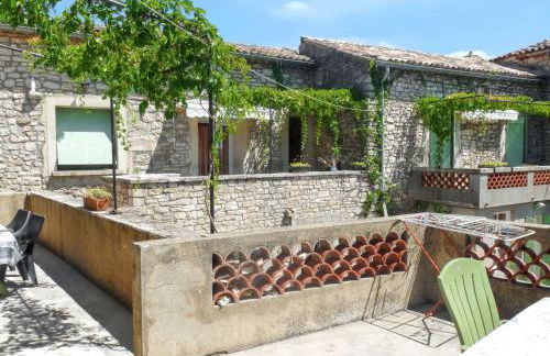 Maison accueillante à Orgnac-l'Aven avec piscine partagée - Foto 13