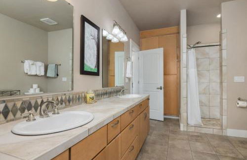 6BR - 6 King Beds - EV - 10min Downtown - Foto 48