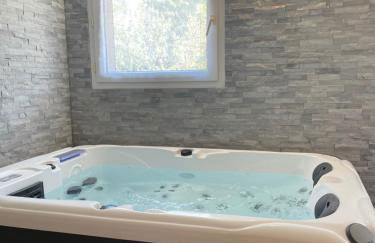 T2 rénové, jaccuzi, sauna, sièges massants, jardin, parking, métro - Foto 2