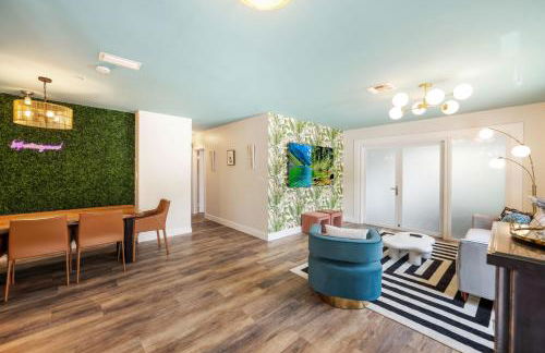 Palms Retreat! Giant Heated Pool-HotTub-FirePit-5Min2Beach-Pets-EV Chgr - Foto 21